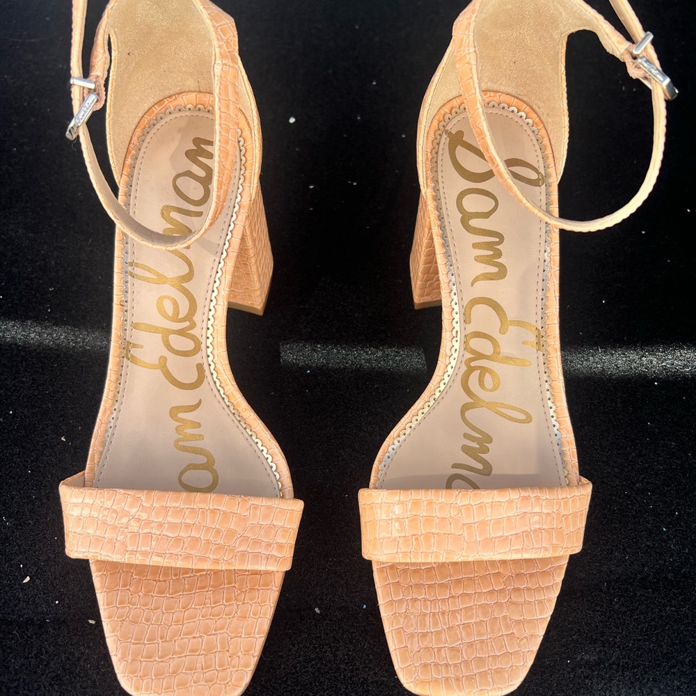 New!! Beautiful Sam Edelman Croc-Textured Block Heel Sandals with Ankle Strap.😍